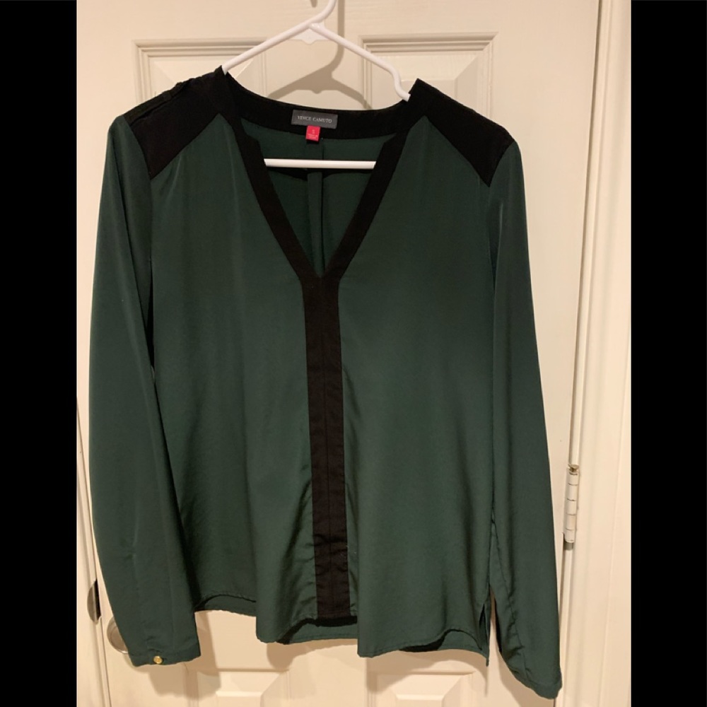 Gorgeous Vince Camuto blouse, size small